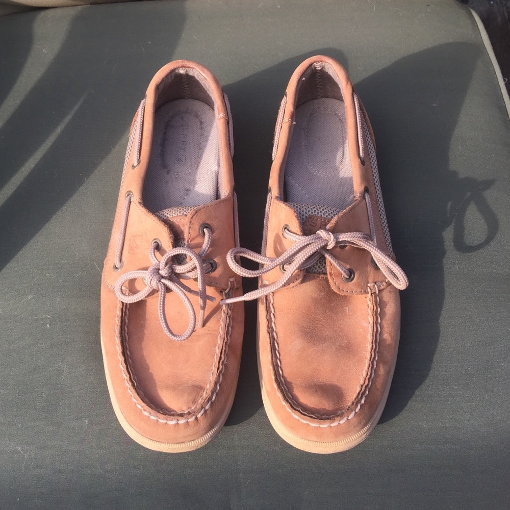 SPERRYS 🍍